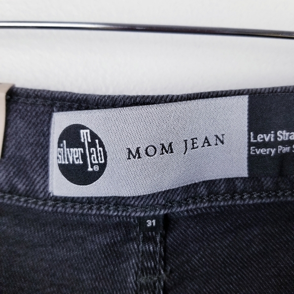 Levi's SilverTab A36990001 High-Waisted Mom Jeans Black NWT - Picture 8 of 11